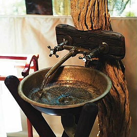 Lavabo vintage du camp - Safaris &agrave; pied et trek dans le Parc Kruger en Afrique du Sud - Absolu Voyages, le sp&eacute;cialiste du safari et du trekking d'aventure en Afrique Australe