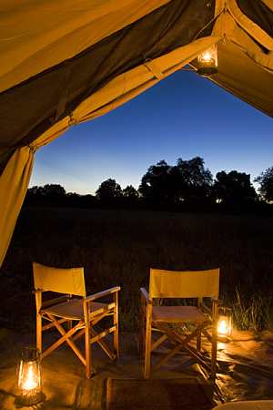 Botswana / Chobe - Safari camping en tentes mobiles de luxe dans la r&eacute;serve de Chobe, c&eacute;l&egrave;bre pour ses troupeaux d'&eacute;l&eacute;phants et de buffles - L'intensit&eacute; du safari traditionnel d'Out of Africa - (Chobe under canvas - 
Afrique Australe) - Absolu Voyages