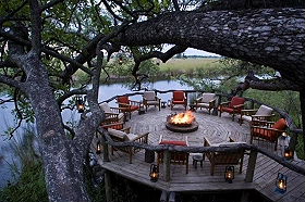 Safaris &agrave; la carte au Botswana - Delta de l'Okavango, Moremi, Chobe, Kwando, Impalila, Linyanti, Kalahari, Nxai Pan, Deception Valley - Lodges et camps exclusifs, safaris en 4x4 (game drives), en mokoro, en bateau, safari de nuit et safari &agrave; pied - Absolu Voyages