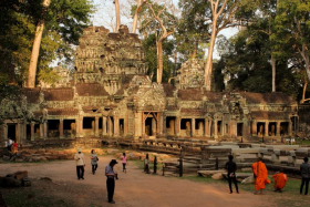 Informations pratiques sur les voyages au Cambodge et &agrave; Angkor - Formalit&eacute;s, vaccins, sant&eacute;, paludisme, &eacute;lectricit&eacute;, prises &eacute;lectriques, pourboires, shopping, marchandage, monnaie, change... - Absolu Voyages