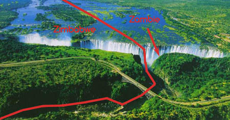 Informations pratiques sur les voyages et safaris aux Chutes Victoria (Victoria Falls, Vic Falls - Zambie et Zimbabwe / Afrique Australe) : niveau des eaux selon les saisons, activités possibles, quel côté des chutes choisir...  - Absolu Voyages