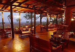 Safaris &agrave; la carte au Botswana - Delta de l'Okavango, Moremi, Chobe, Kwando, Impalila, Linyanti, Kalahari, Nxai Pan, Deception Valley - Lodges et camps exclusifs, safaris en 4x4 (game drives), en mokoro, en bateau, safari de nuit et safari &agrave; pied - Absolu Voyages