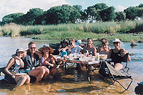 Voyages d'aventure en Afrique Australe, safaris et exp&eacute;ditions en Afrique du Sud, en Namibie, au Botswana, dans l'Okavango, en Zambie, au Malawi, au Mozambique, en Ouganda, au Kenya et en Tanzanie - Voyages hors des sentiers battus, pas chers sous la tente en autonomie destin&eacute;s &agrave; des voyageurs ayant l'esprit d'aventure - Absolu Voyages