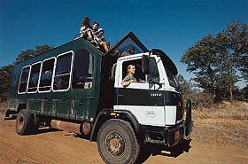 Exp&eacute;dition en Afrique - Tour de l'Afrique Australe - Afrique du Sud, Botswana, Chutes Victoria, Zambie, safari en cano&eacute; sur le Zamb&egrave;ze, Malawi, Mozambique, Parc Kruger - voyage safari d'aventure en camping sous tente et en camion 4x4 - Absolu Voyages
