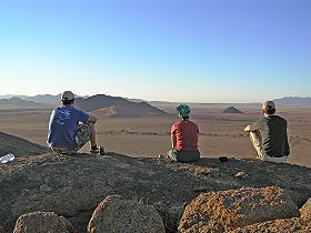 Circuit-aventure de 2 semaines hors des sentiers battus en Namibie, du D&eacute;sert du Namib au Parc d'Etosha en passant par les dunes de Sossusvlei, Swakopmund, le pays Himba, le Damaraland et le Kaokoland, &agrave; un prix imbattable, avec h&eacute;bergement en bivouac et en auberges - Absolu Voyages