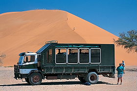 Voyages d'aventure en Afrique Australe, safaris et exp&eacute;ditions en Afrique du Sud, en Namibie, au Botswana, dans l'Okavango, en Zambie, au Malawi, au Mozambique, en Ouganda, au Kenya et en Tanzanie - Voyages hors des sentiers battus, pas chers sous la tente en autonomie destin&eacute;s &agrave; des voyageurs ayant l'esprit d'aventure - Absolu Voyages