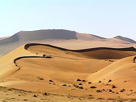 Exp&eacute;dition en Afrique - Aventure Sauvage en Afrique Australe - Afrique du Sud, Namibie, Botswana, Chutes Victoria, Zimbabwe, safari en cano&eacute; sur l'Orange River et ascension des dunes de Sossusvlei - Safaris dans les r&eacute;serves d'Etosha, Chobe, Delta de l'Okavango, Hwange - voyage safari d'aventure en camping sous tente et en camion 4x4 - Absolu Voyages