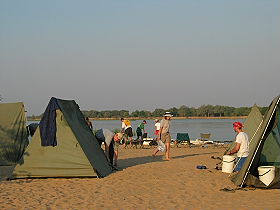 Exp&eacute;dition transafricaine, voyage - safari d'aventure de Johannesbourg &agrave; Nairobi, &agrave; travers l'Afrique du Sud, le Zimbabwe (ou le Botswana), les Chutes Victoria, la Zambie, safari en cano&eacute; sur le Zamb&egrave;ze, le Malawi, la Tanzanie, Zanzibar et le Kenya - Absolu Voyages