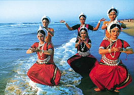 Voyage individuel privatif en voiture avec chauffeur privatis&eacute; en Inde - Croisi&egrave;re dans les backwaters du Kerala et temples du Tamil Nadu, de Madras &agrave; Bangalore en pasant par Cochin, Pondichery, Madurai, Mysore... - Absolu Voyages