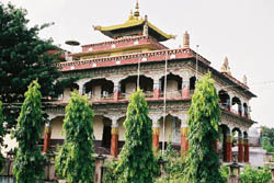 Voyage individuel privatif en voiture avec chauffeur en Inde - P&eacute;lerinage aux Sources du Bouddhisme, sur les lieux historiques de la vie de Bouddha - Absolu Voyages