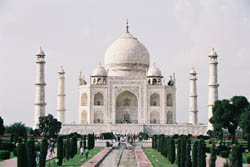 Voyage individuel privatif en voiture avec chauffeur en Inde - P&eacute;lerinage aux Sources du Bouddhisme, sur les lieux historiques de la vie de Bouddha - Absolu Voyages