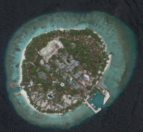Voyage &agrave; la carte, s&eacute;jour en h&ocirc;tels aux Maldives sur l'&icirc;le de Bandos Island - diff&eacute;rentes cat&eacute;gories d'h&eacute;bergement de la chambre standard aux villas et bungalows sur pilotis - Absolu Voyages